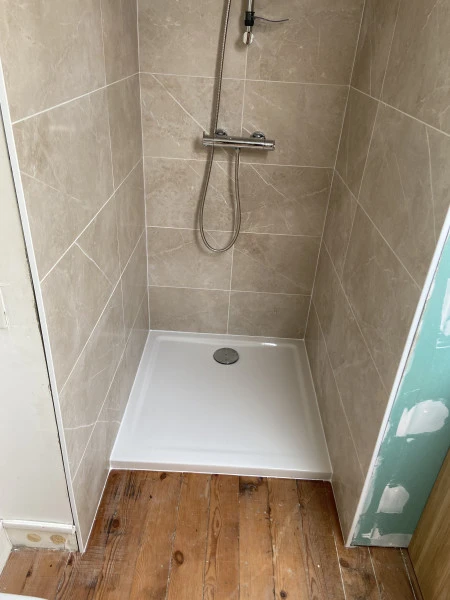 Installation receveur douche et pose de faience mérignac
